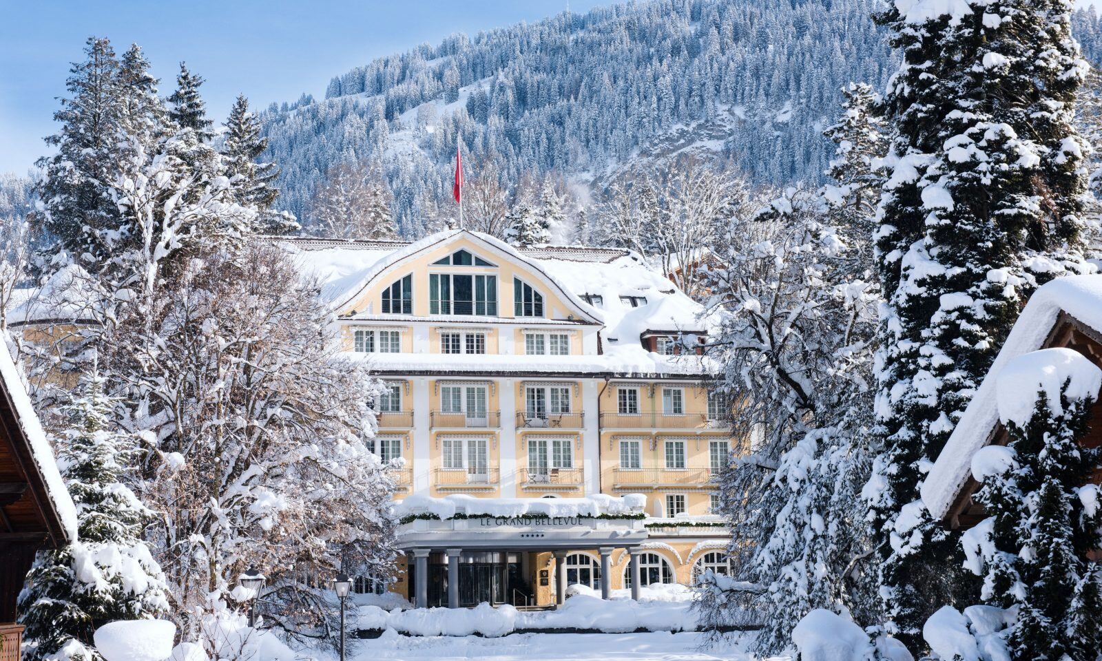 Le-Grand-Bellevue-schweiz-familienluxusreisen-frontansicht