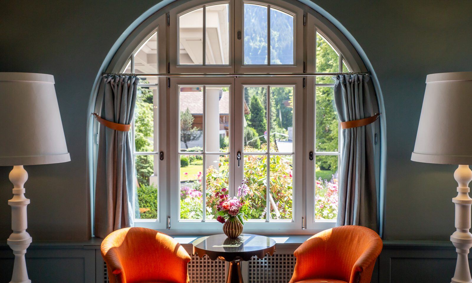 Le-Grand-Bellevue-schweiz-familienluxusreisen-sitzecke