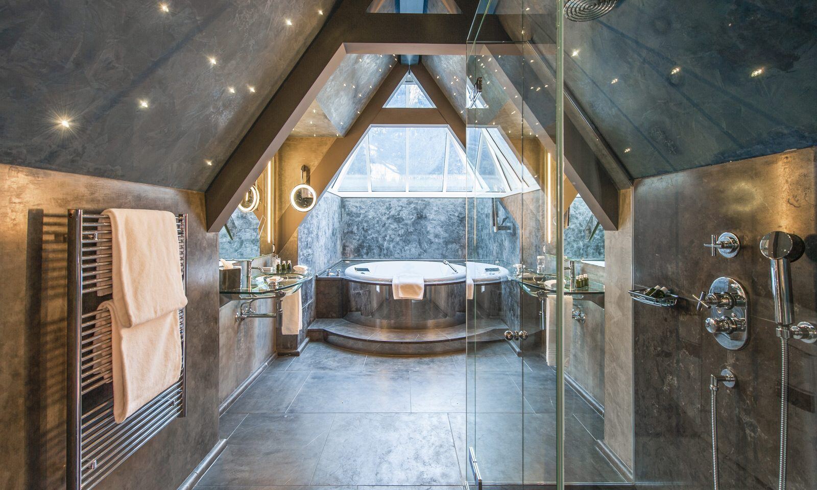 Le-Grand-Bellevue-schweiz-familienluxusreisen-zimmer-bad
