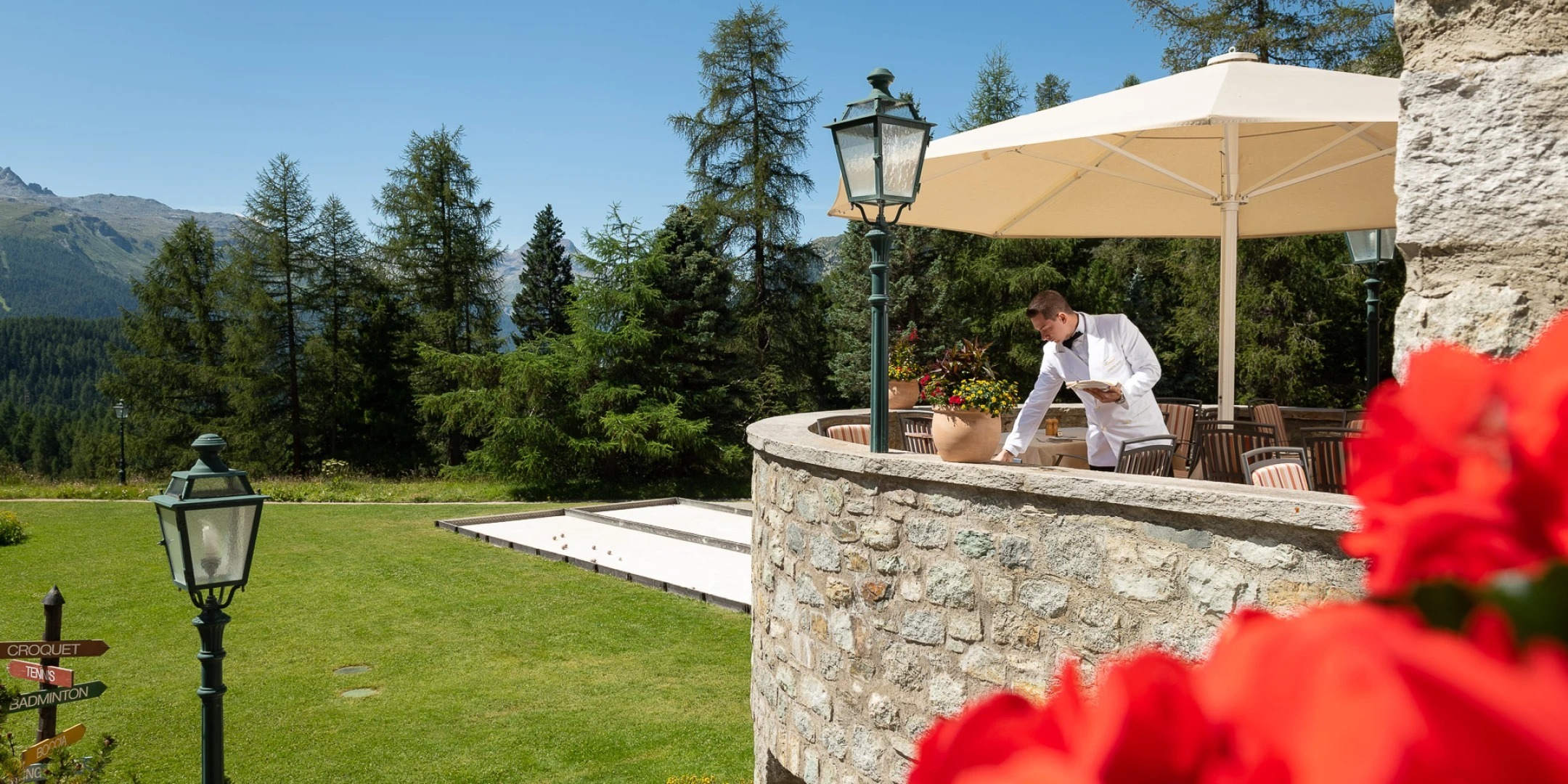 suvretta-house-schweiz-familienluxusreisen-thefamilyproject-fruehstueck