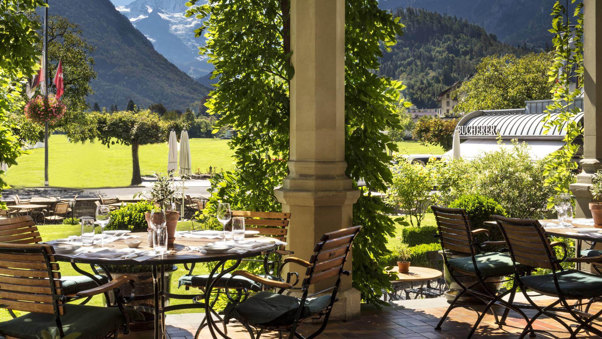 victoria-jungfrau-interlaken-schweiz-familienluxusreisen-ristoranteepizzaria2