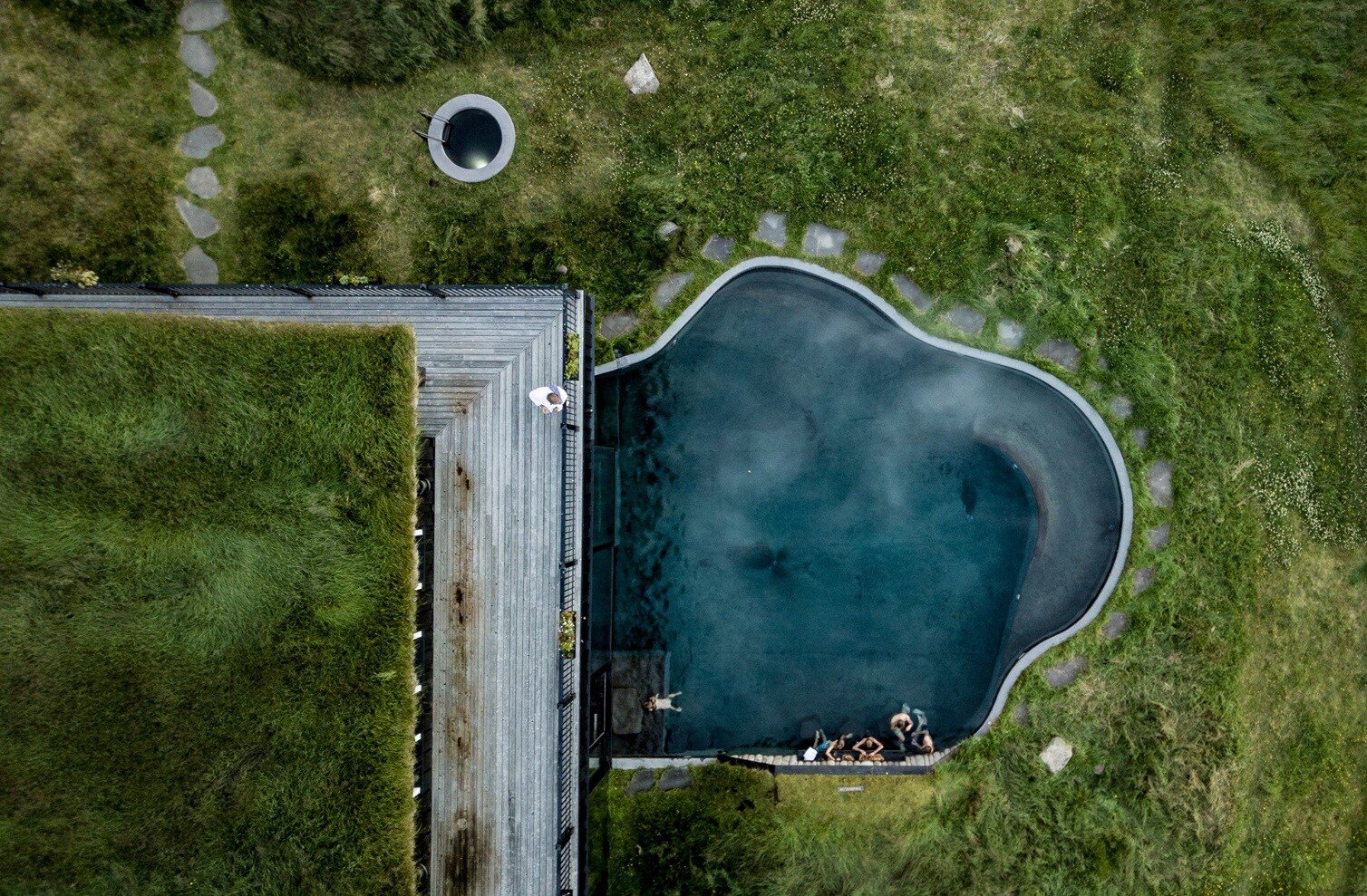 deplar-farm-island-familienluxusreisen-außenpool