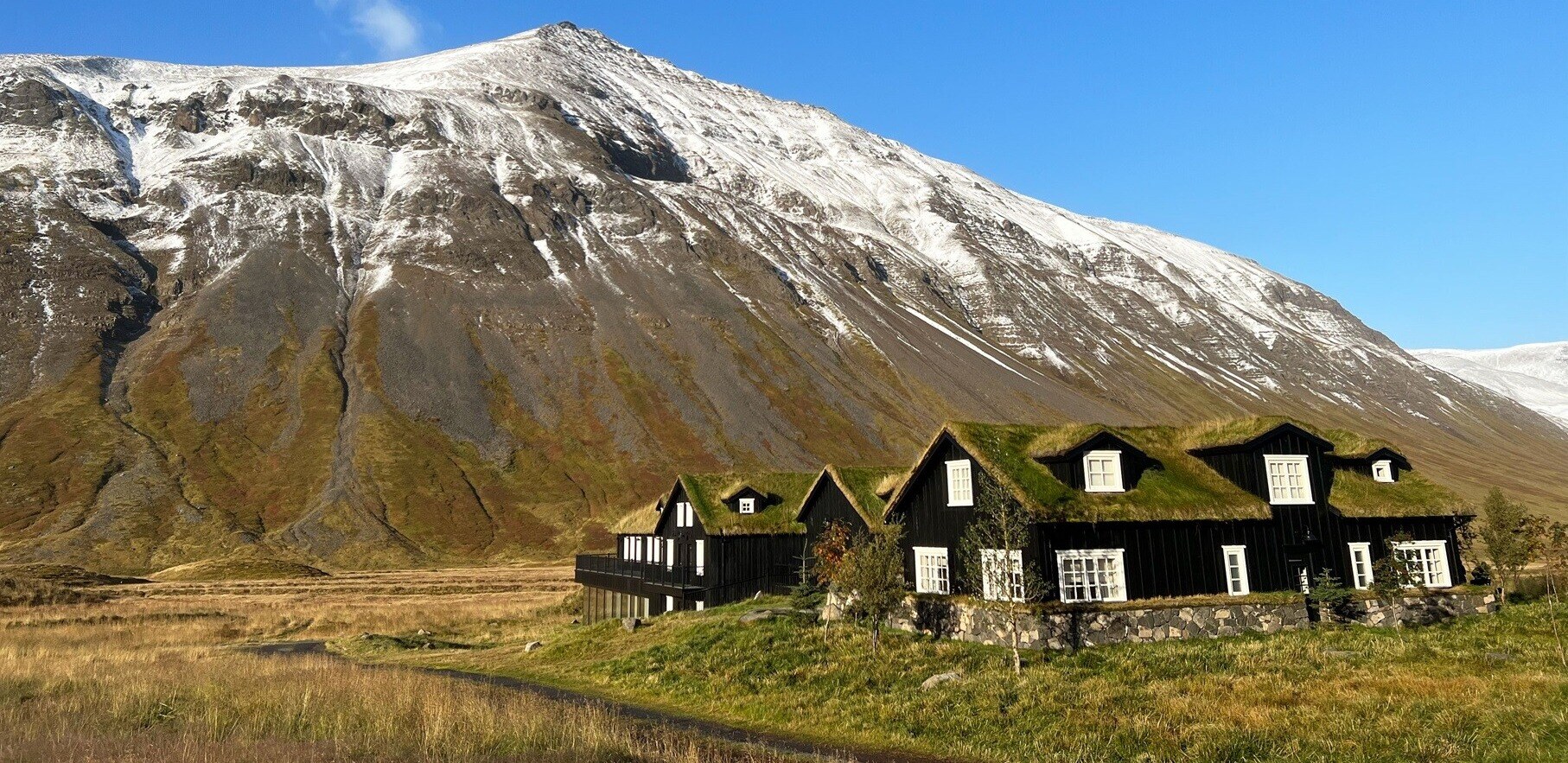 deplar-farm-island-familienluxusreisen-seitenansicht-1