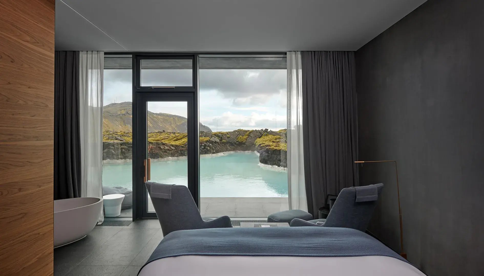 the-retreat-at-blue-lagoon-grindavik-island-blick-lagune-familienkomfort-kinderfreundlich