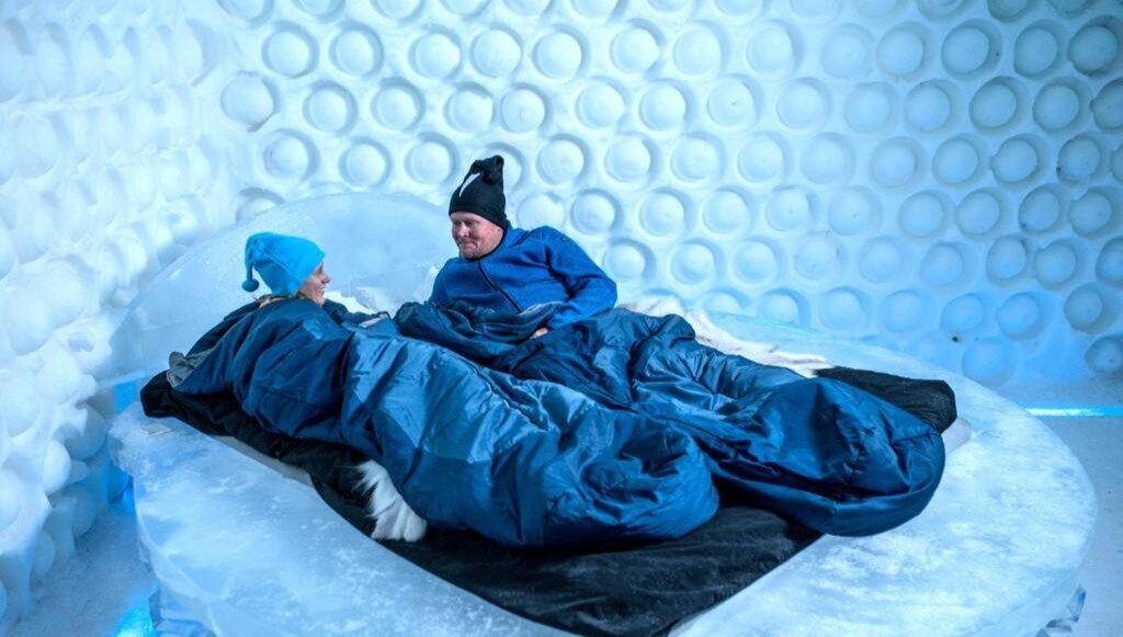 icehotel-jukkasjärvi-schweden-familienluxusreisen-übernachtung-iglu