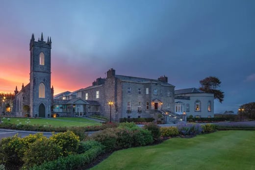 1 glenlo abbey aussen