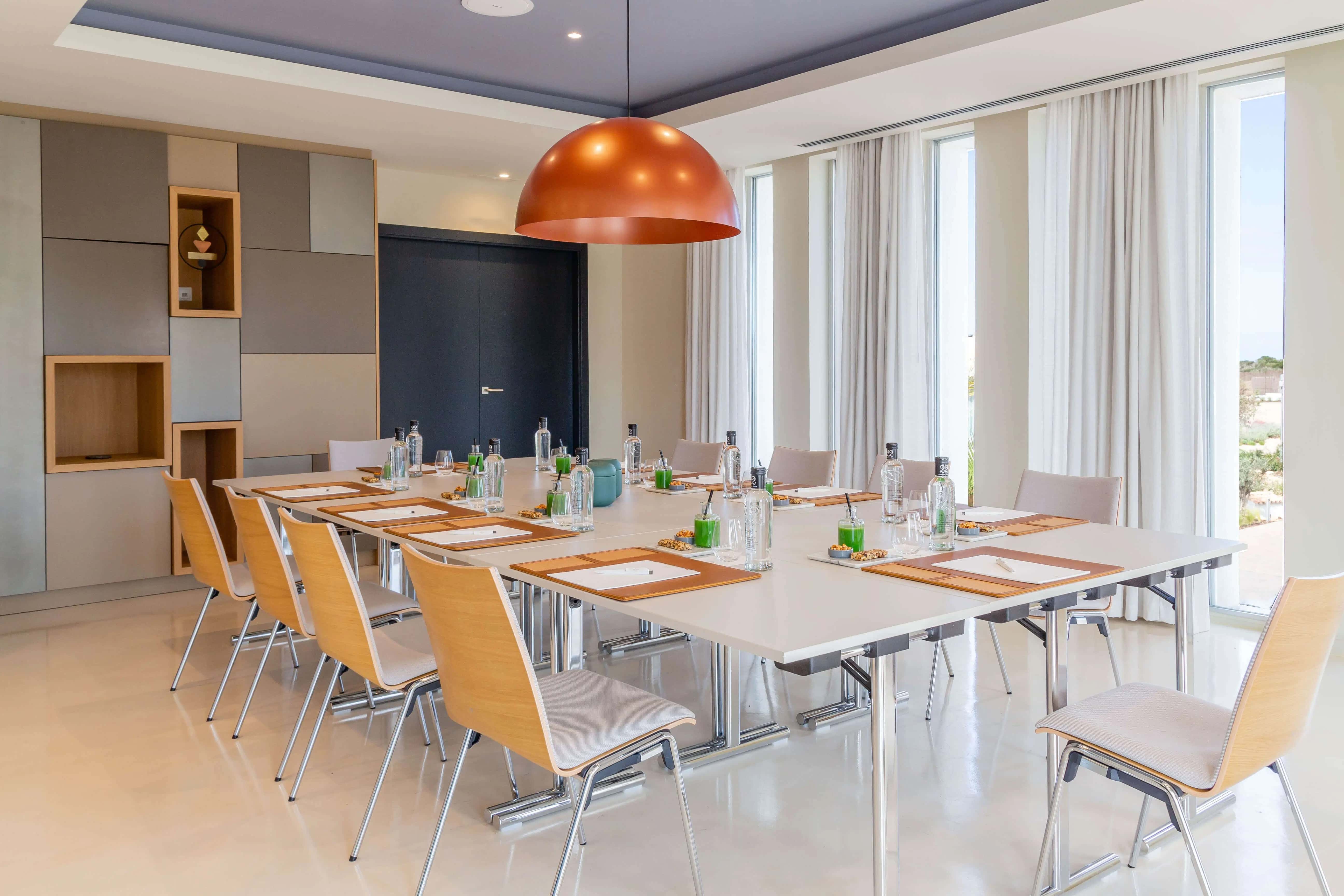 Meetingraum im 7Pines Ibiza