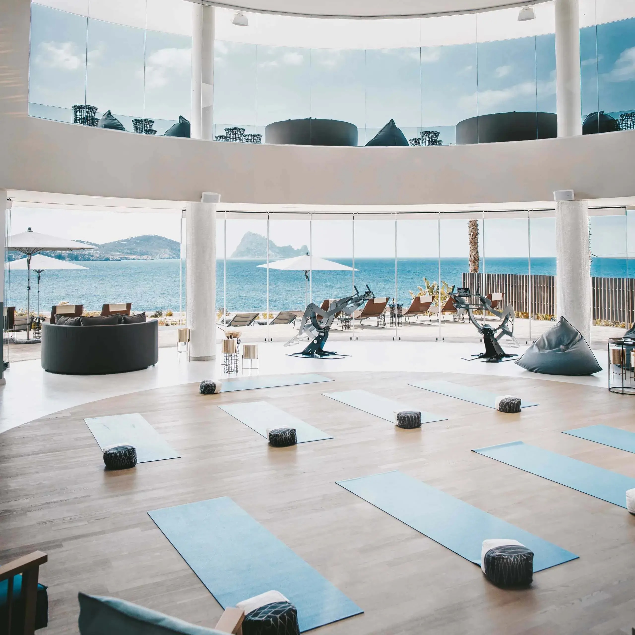 Yoga im 7Pines Ibiza