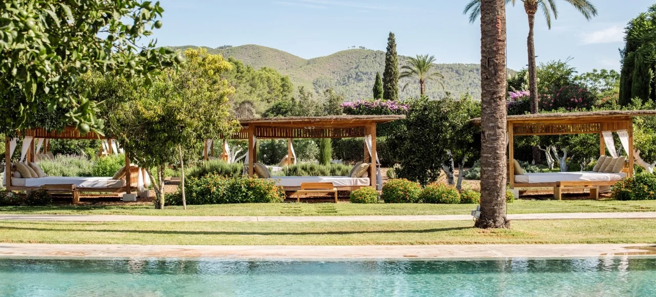 Pool im Garten des Atzaro