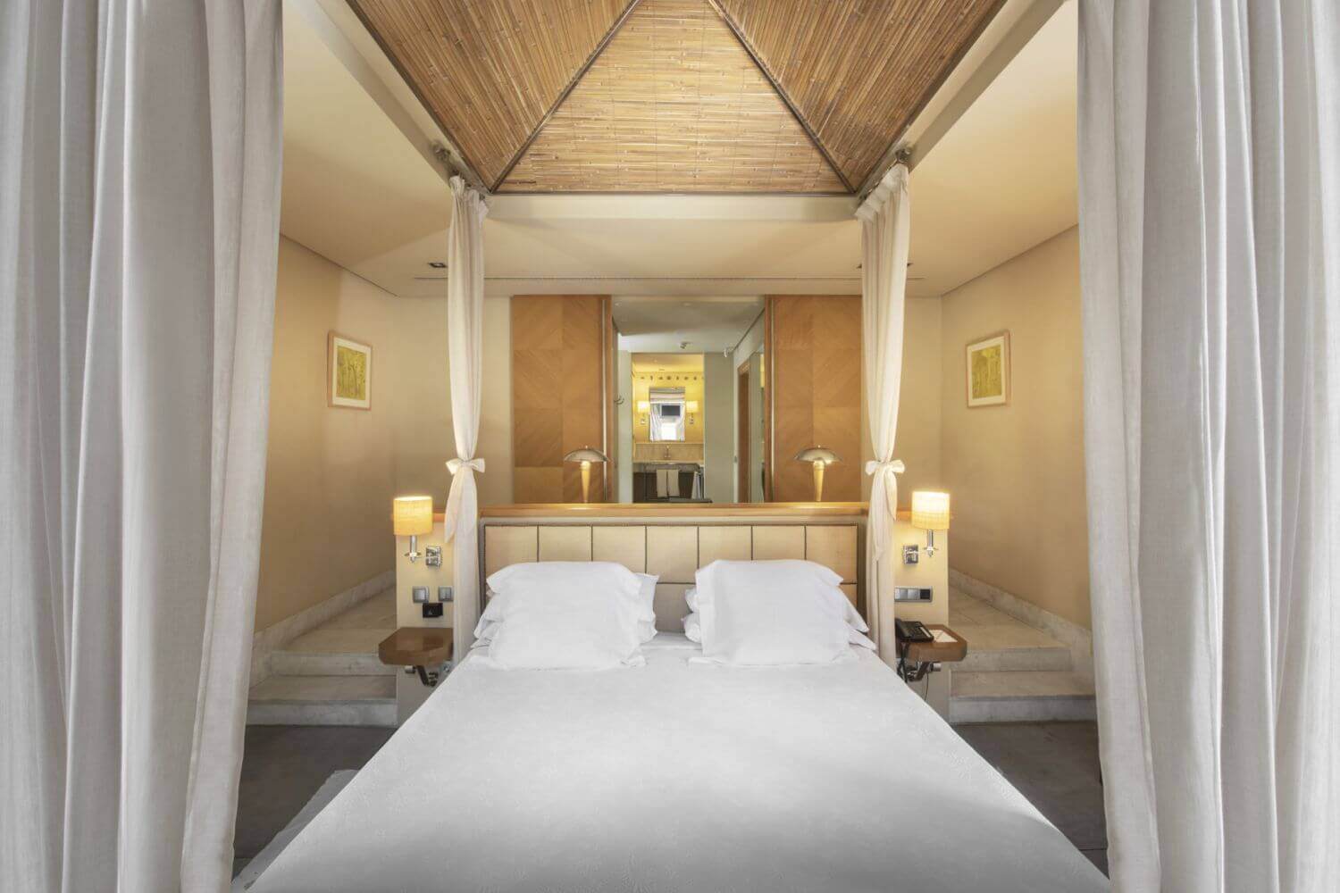 Bahia del Duque Resort Familienluxusreisen TheFamilyProject Bett
