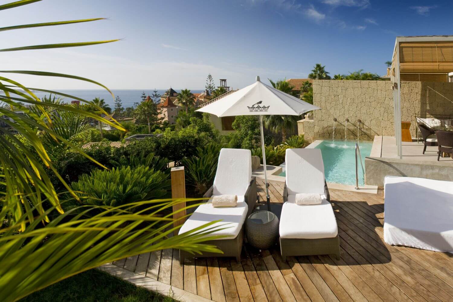 Bahia del Duque Resort Familienluxusreisen TheFamilyProject Liegen