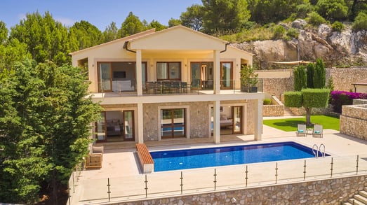 Luxusvilla mit Pool