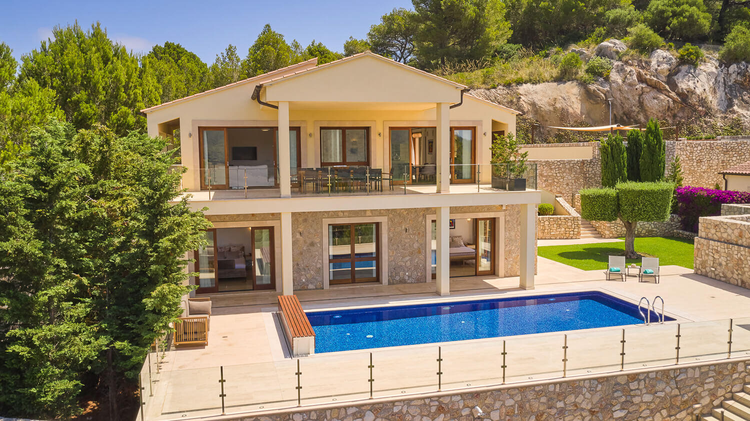 Luxusvilla mit Pool