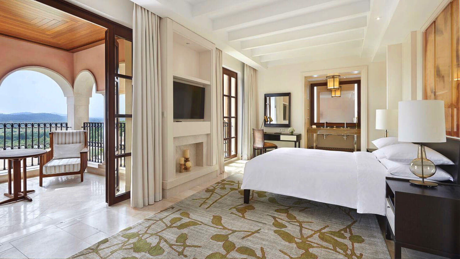 Luxussuite mit großem Balkon.