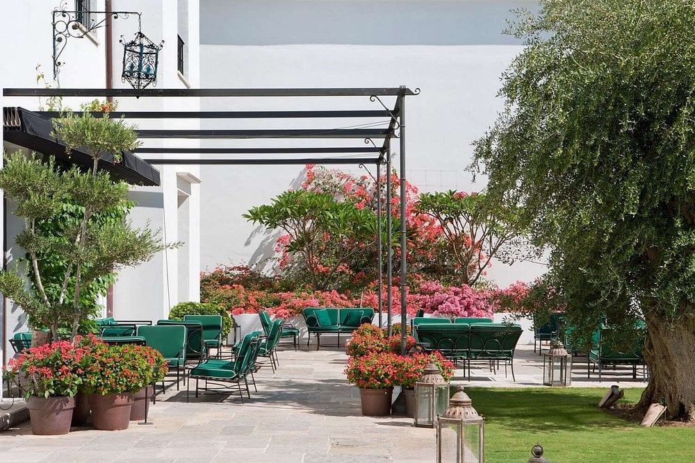 finca-cortesin-hotel-golf-familienluxusreisen-thefamilyproject-garden
