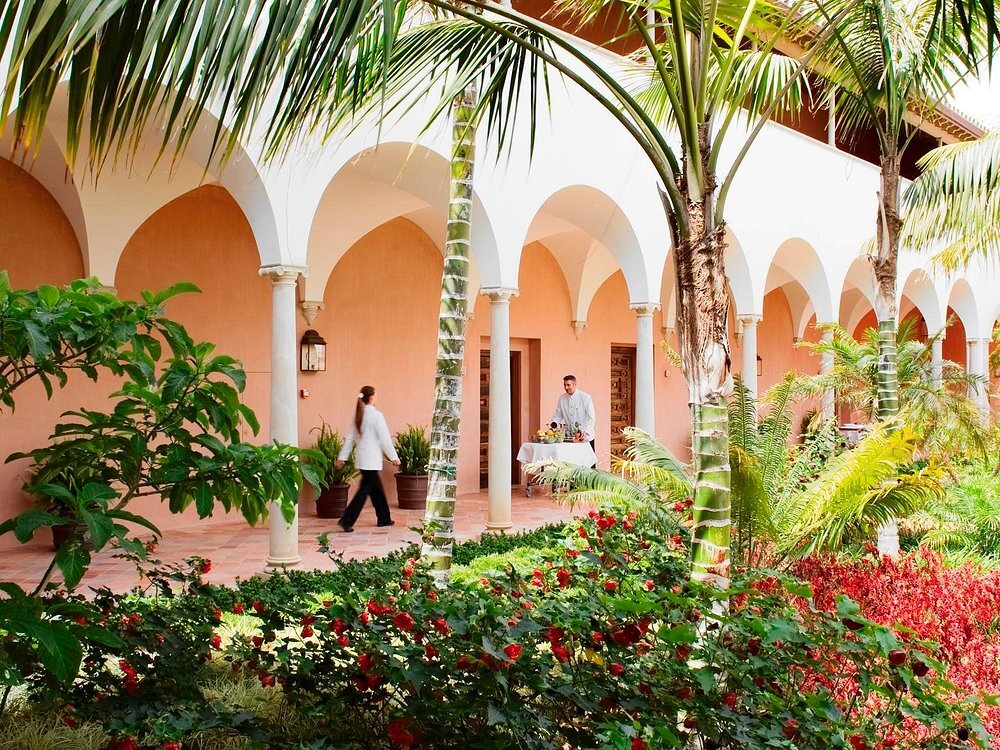 finca-cortesin-hotel-golf-familienluxusreisen-thefamilyproject-garten