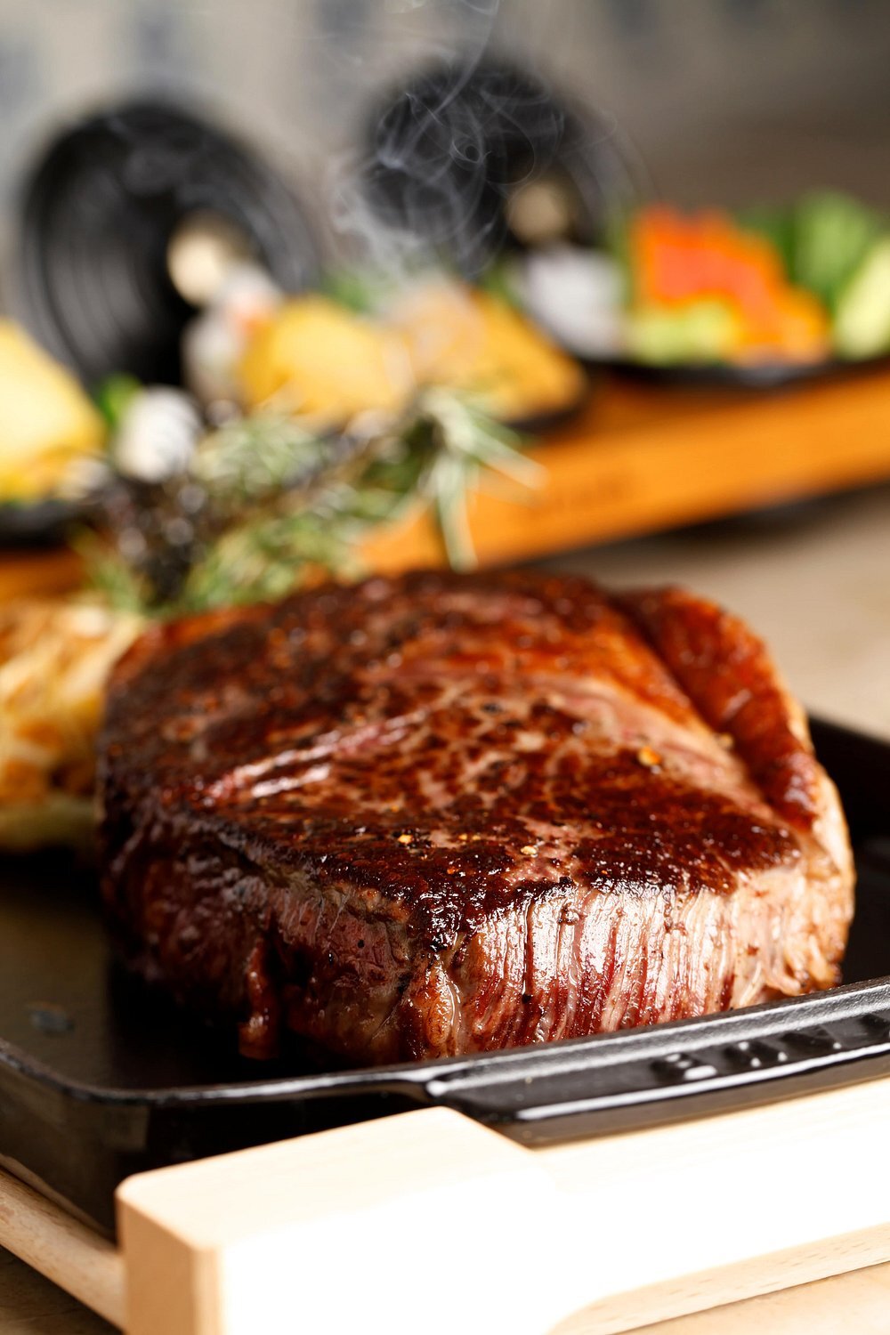 finca-cortesin-hotel-golf-familienluxusreisen-thefamilyproject-steak