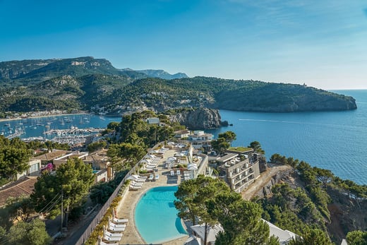 Jumeirah Port Soller Hotel & Spa Familienluxusreisen TheFamilyProject Hotel von oben