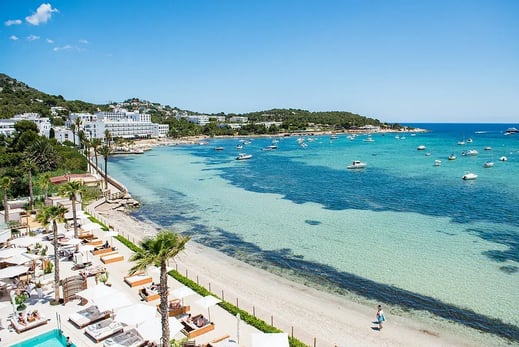 1 nobu hotel ibiza bay spanien strand ubersicht luxus urlaub kinder the family project
