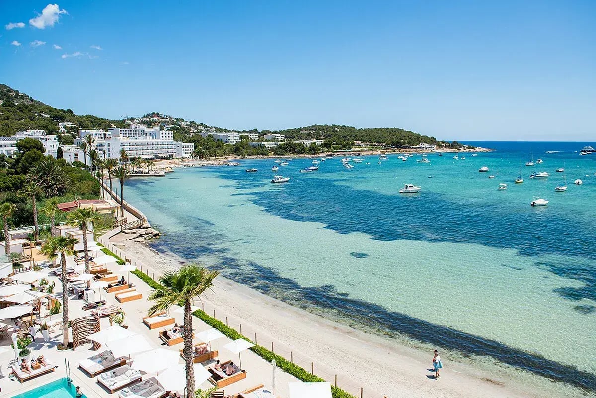 1 nobu hotel ibiza bay spanien strand ubersicht luxus urlaub kinder the family project