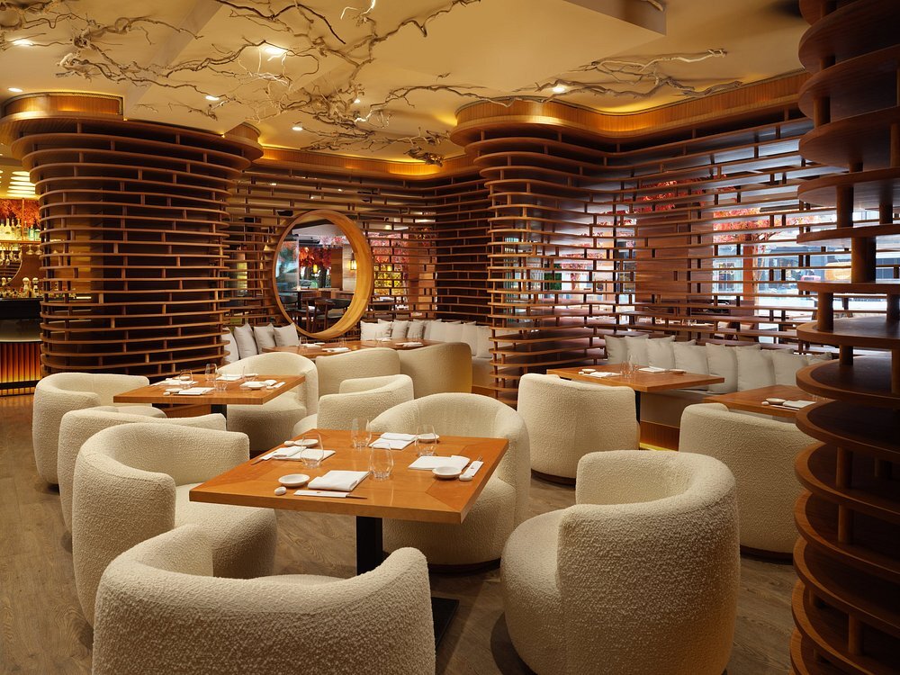 puente-romano-marbella-familienluxusreisen-thefamilyproject-nobu-lounge