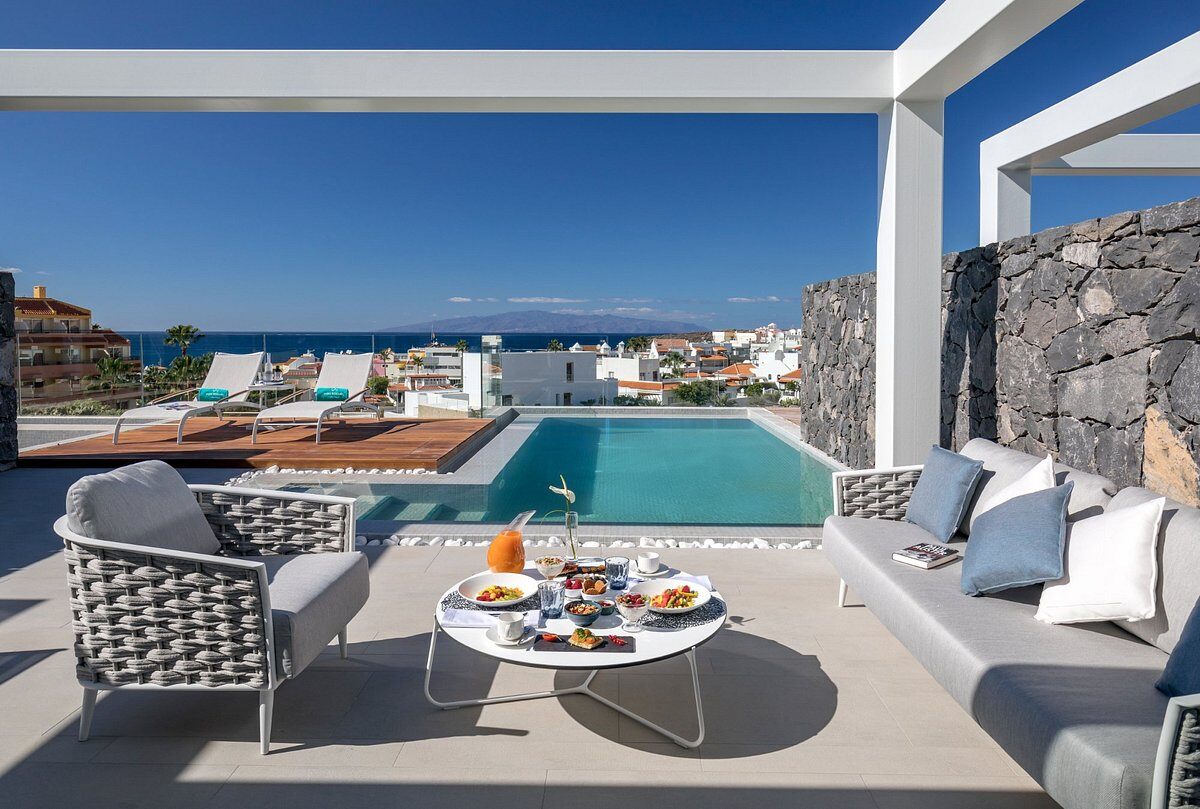 Royal Hideaway Corales Suites Hotel Familienluxusreisen TheFamilyProject Frühstück am Pool