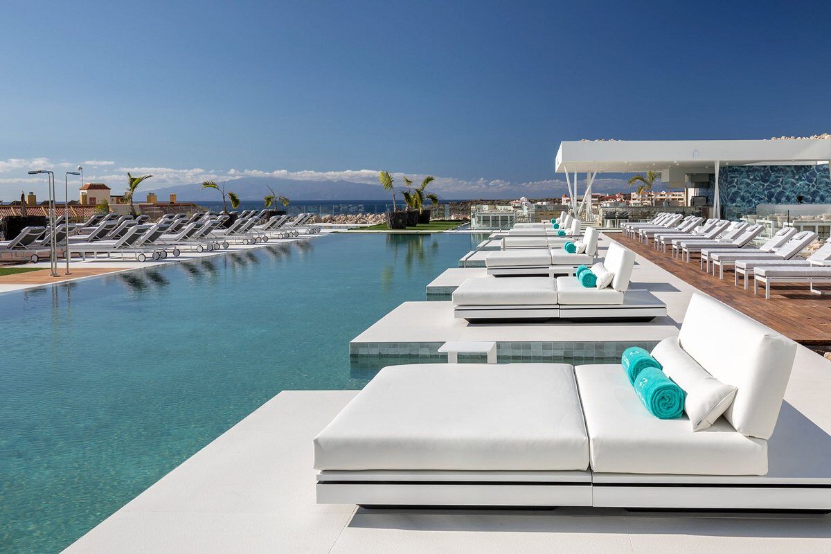 Royal Hideaway Corales Suites Hotel Familienluxusreisen TheFamilyProject Poolbereich