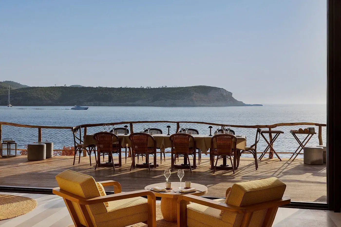 six senses ibiza spanien schlafzimmer meerblick luxus urlaub kinder the family project