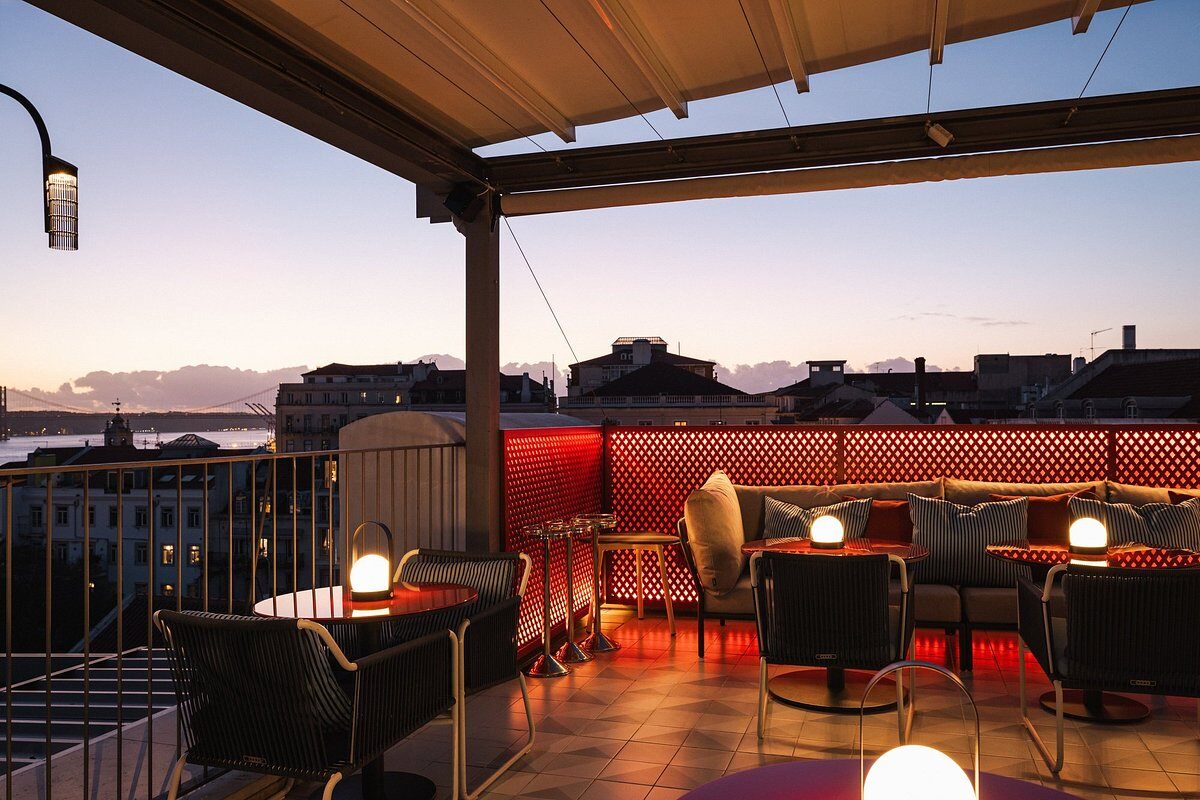 bairro-alto-hotel-lissabon-familienluxusreisen-thefamilyproject-bar