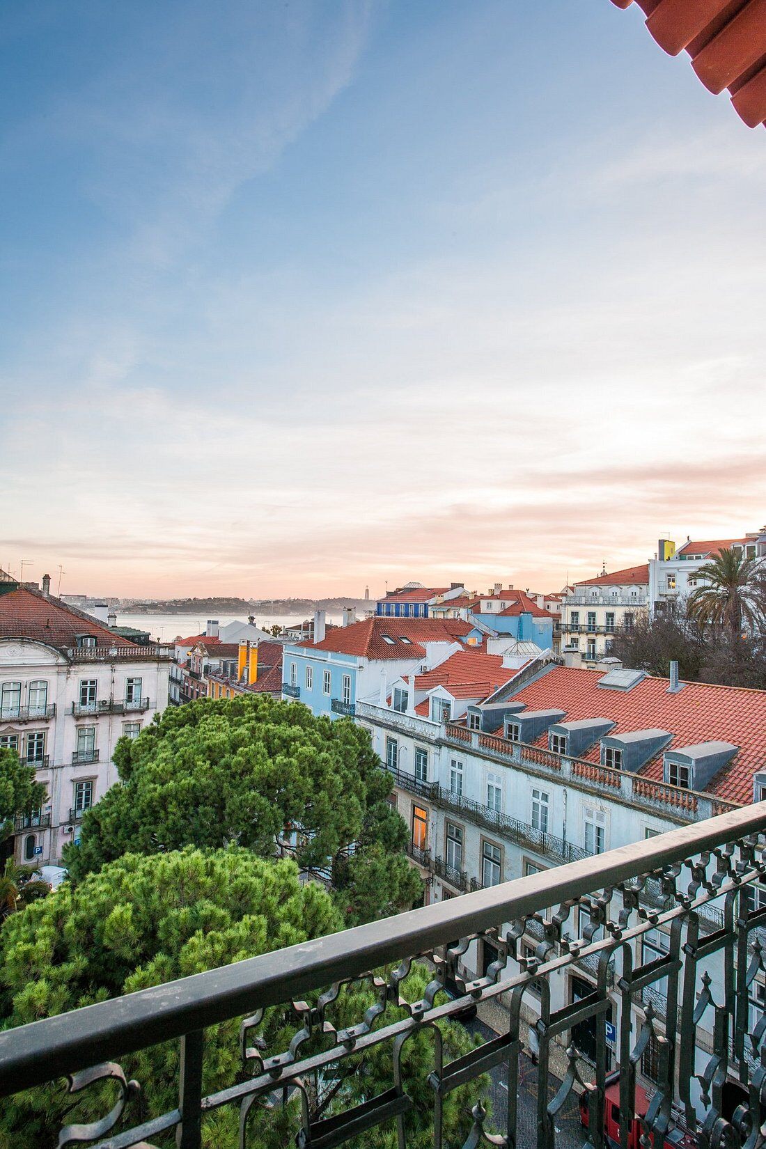 bairro-alto-hotel-lissabon-familienluxusreisen-thefamilyproject-view