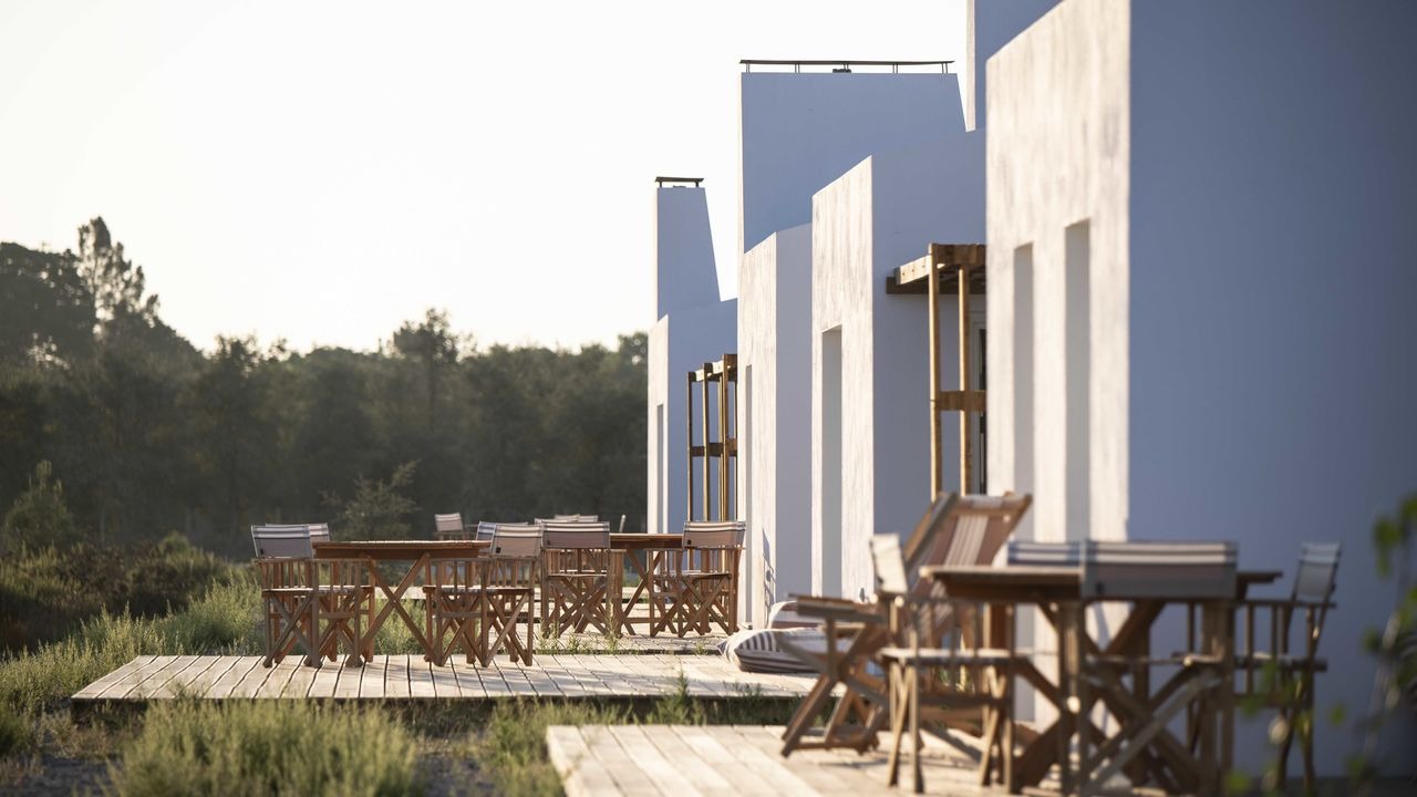 craveiral-farmhouse-portugal-familienluxusreisen-thefamilyproject-terrasse