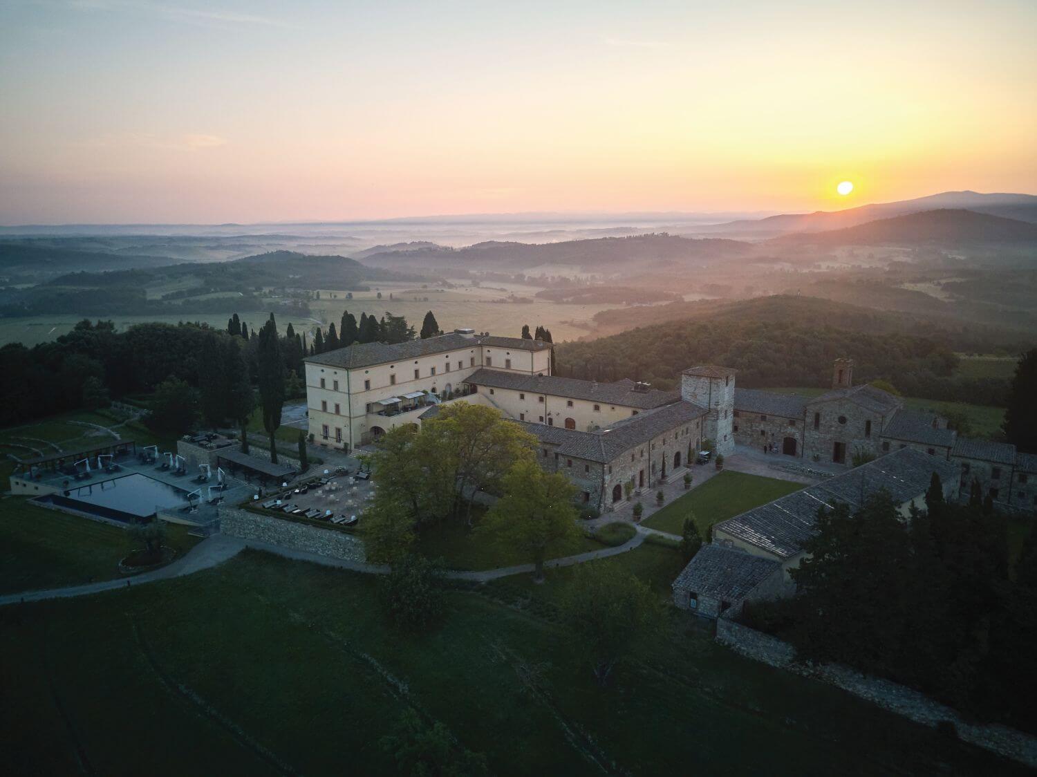 Belmond Castello di Casole Familienluxusreisen TheFamilyProject Schloss
