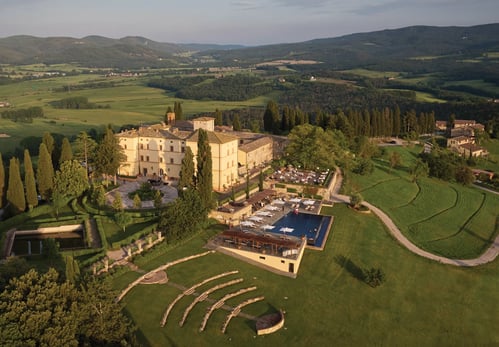 belmond castello di casole italien familienluxusreise thefamilyproject luftbild