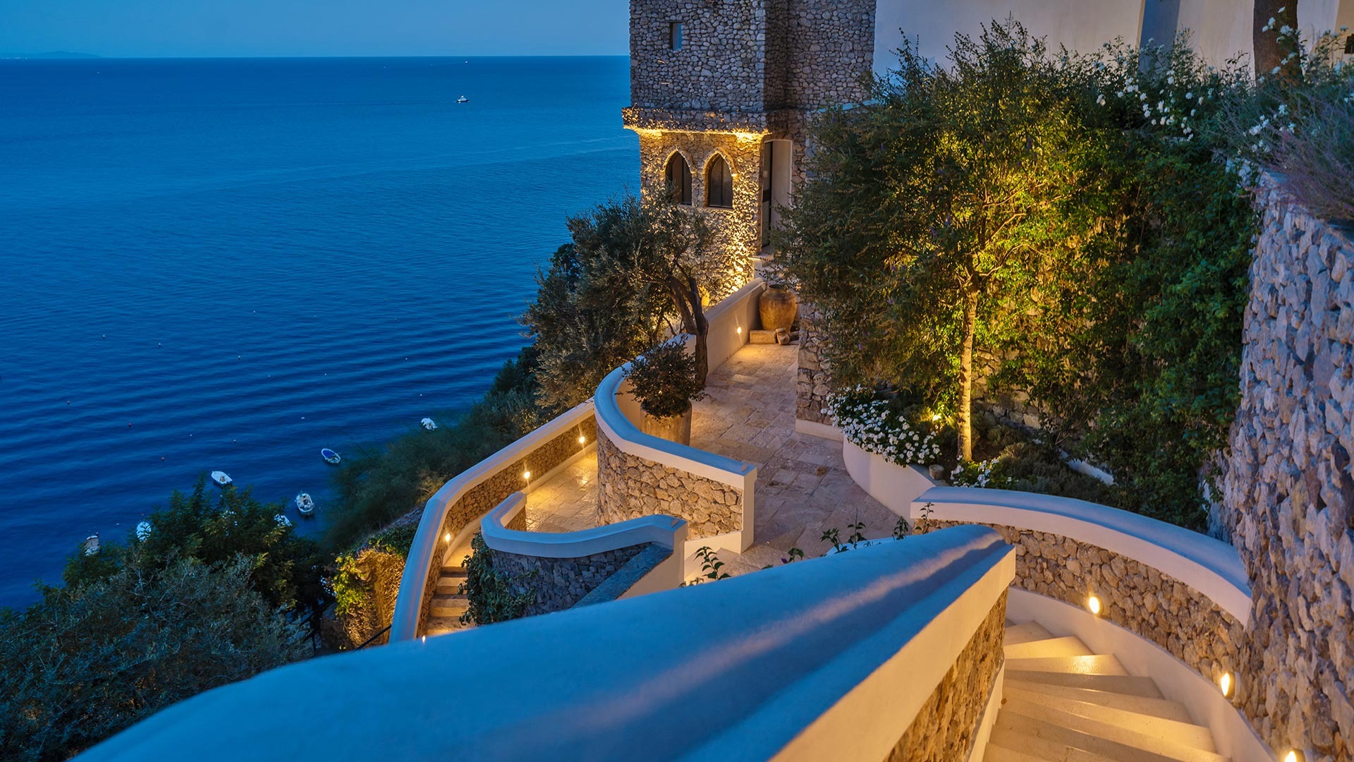 borgo-santandrea-italien-familienluxusreisen-thefamilyproject-haueser