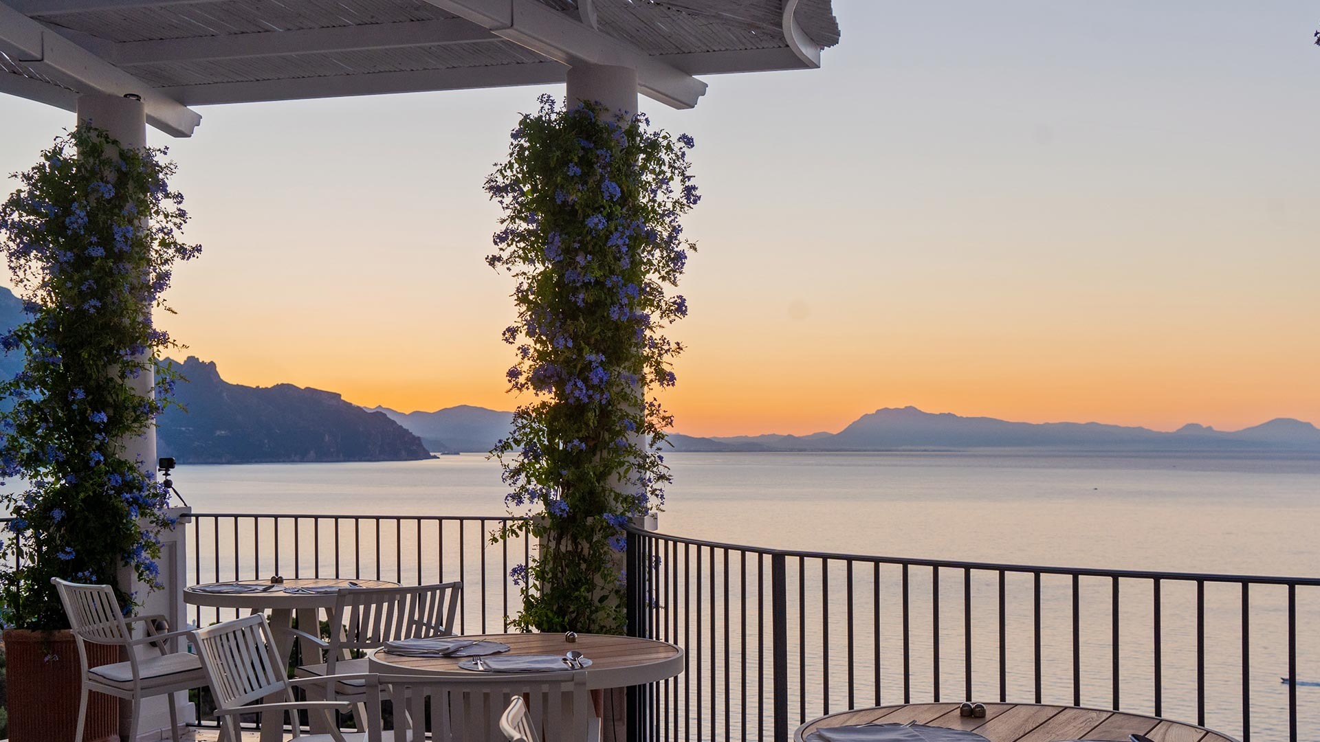 borgo-santandrea-italien-familienluxusreisen-thefamilyproject-sonnenuntergang