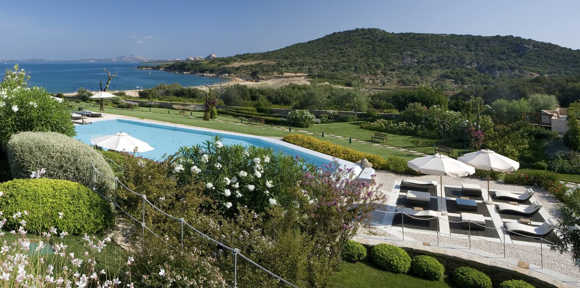 lea-bianca-luxury-resort-familienluxusreisen-thefamilyproject-natur-umgebung