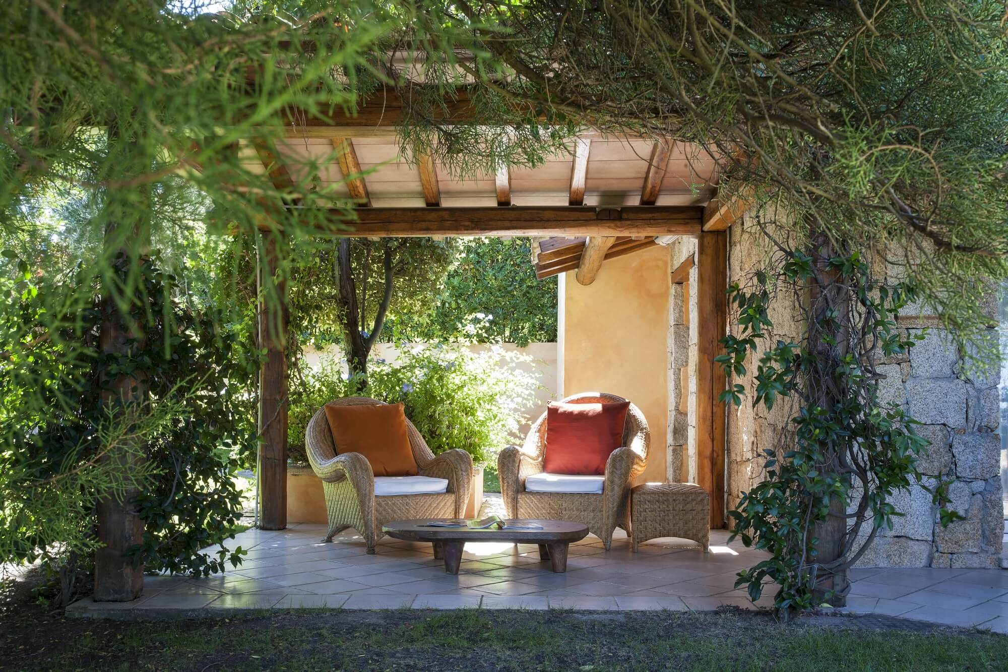 lea-bianca-luxury-resort-familienluxusreisen-thefamilyproject-terrasse