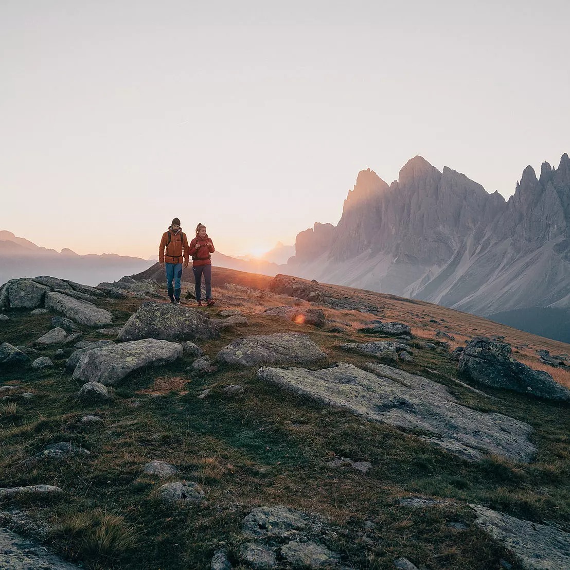 valsegg-chaletdorf-suedtirol-italien-familienluxusreisen-thefamilyproject-wandern
