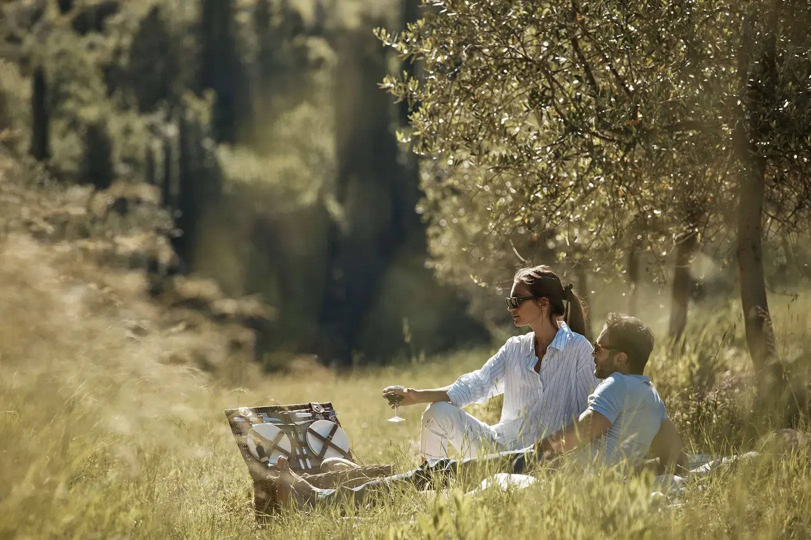 como-castello-del-nero-toskana-italien-picknick-familienspass-familienluxus-kinderfreundlich-the-family-project-