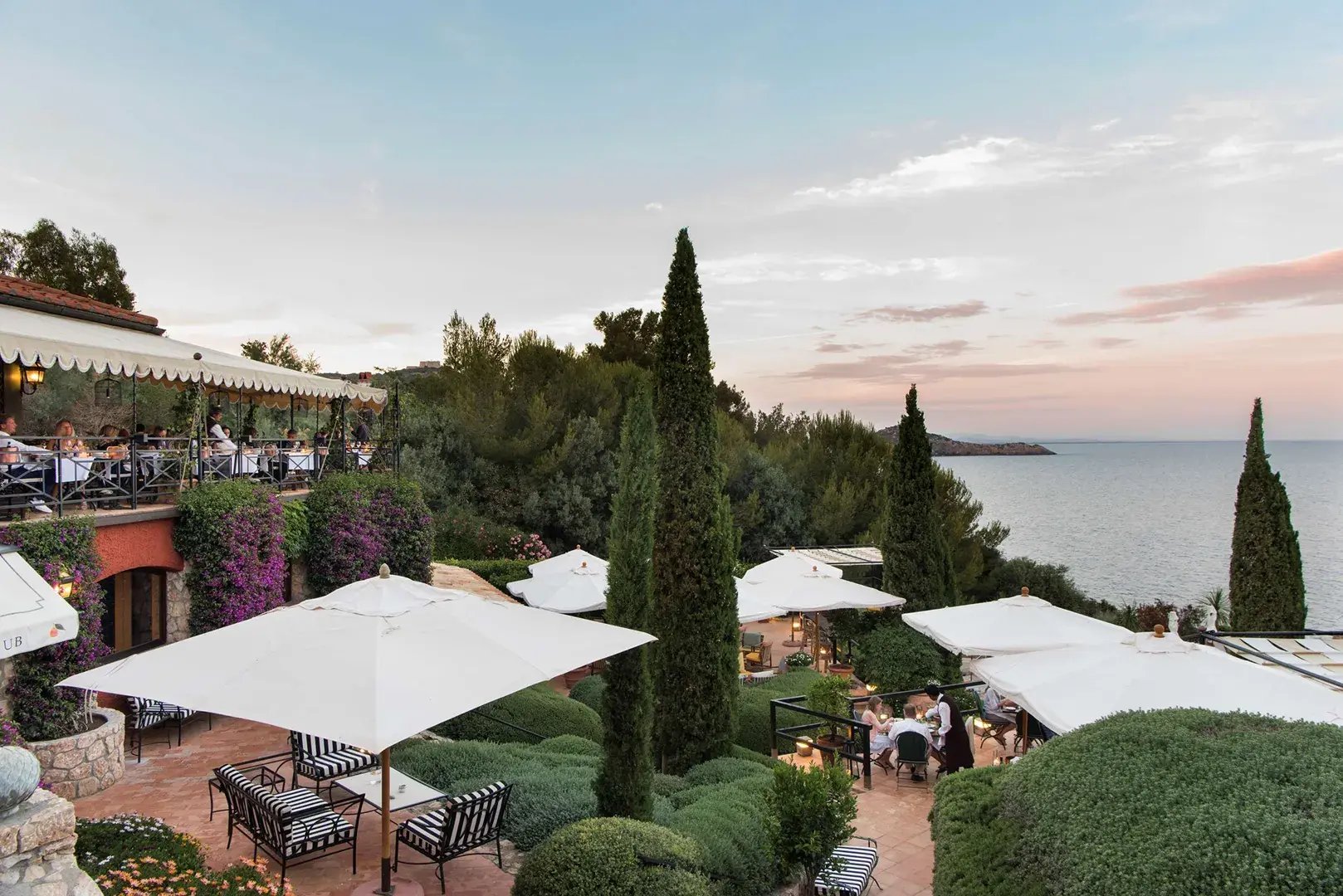 hotel il pellicano toskana italien terrasse meerblick familienluxus exklusiv luxus reisen kinder familie the family project