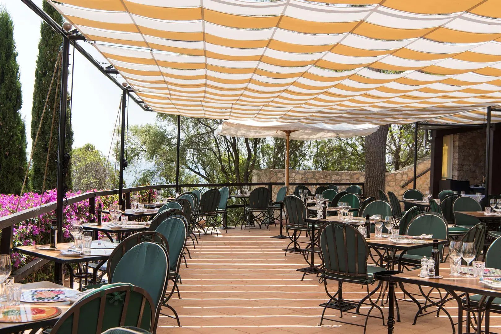 hotel il pellicano toskana italien schlafzimmer kindgerecht familienluxus exklusiv luxus reisen kinder familie the family project