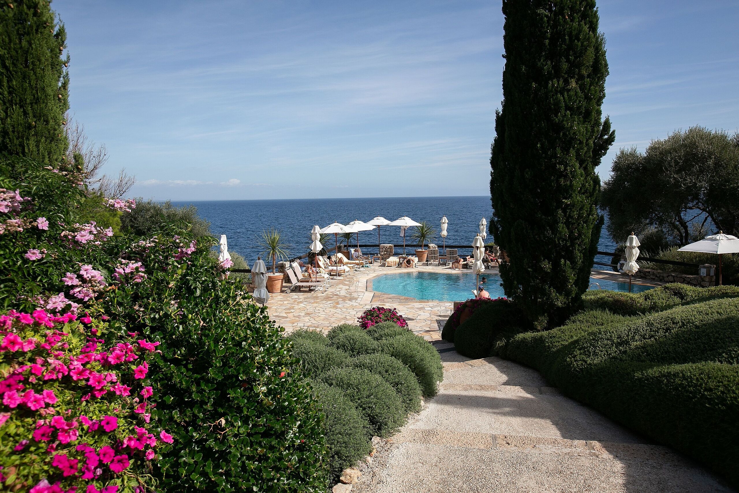 il-pellicano-italien-familienluxusreise-thefamilyproject-garten-ausblick