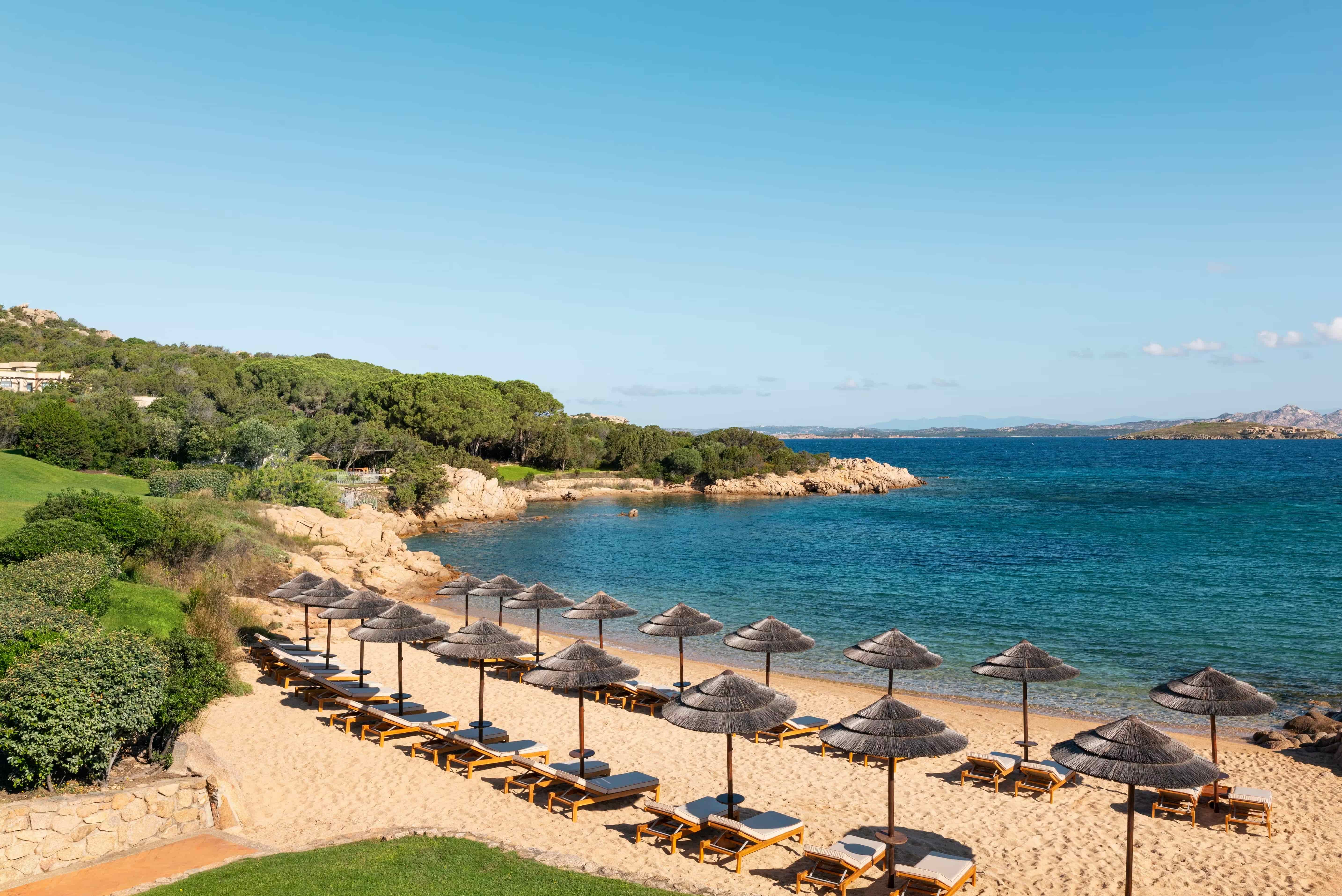 pitrizza-italien-familienluxusreise-thefamilyproject-strand