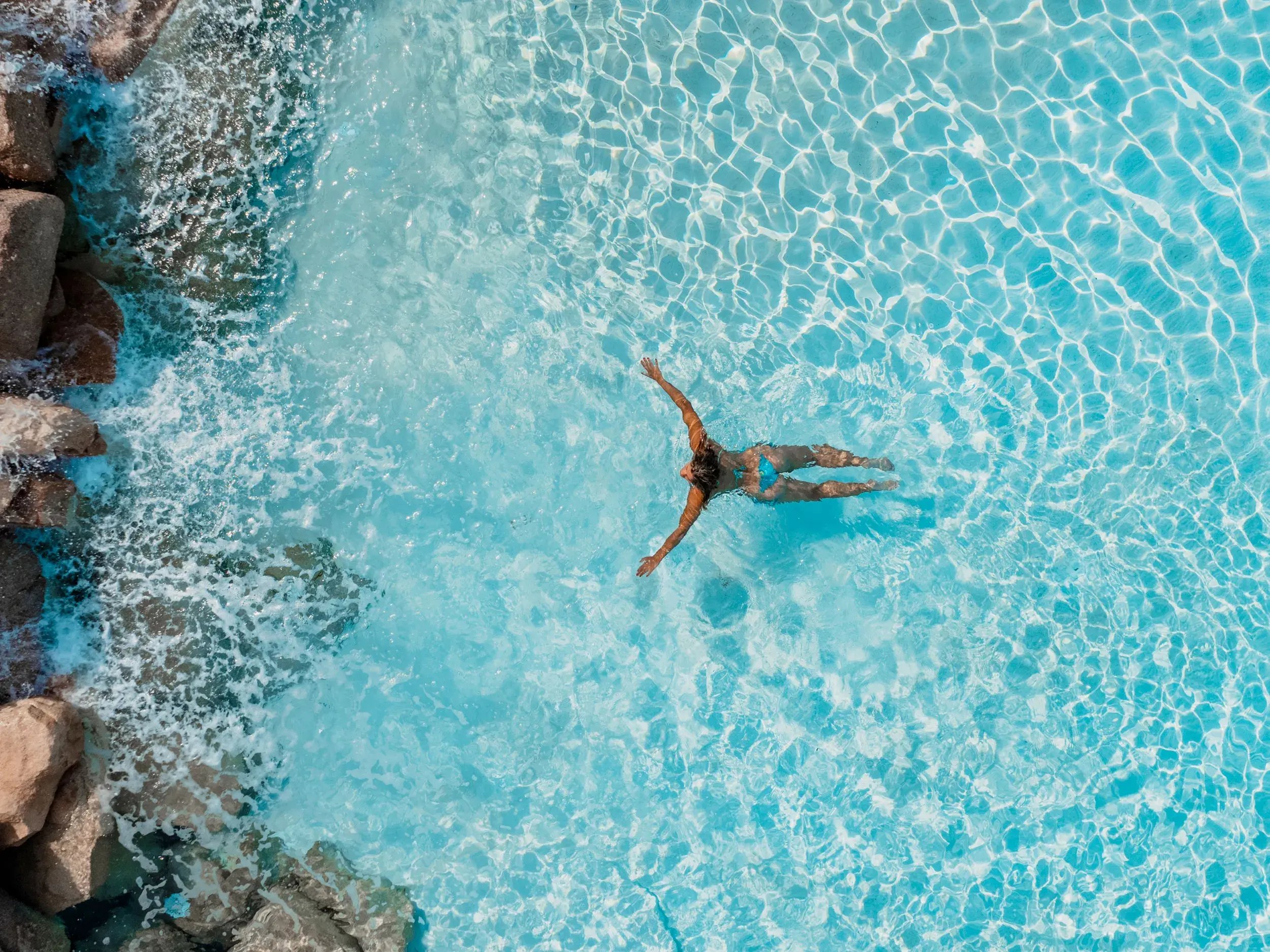 valle-del-erica-sardinien-familienluxusreisen-thefamilyproject-pool-aerial