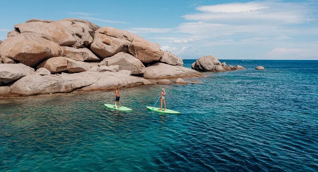 valle-del-erica-sardinien-familienluxusreisen-thefamilyproject-wassersport