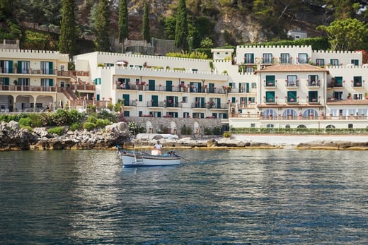 villa sant andrea a belmond hotel italien familienluxusreise thefamilyproject aussenansicht