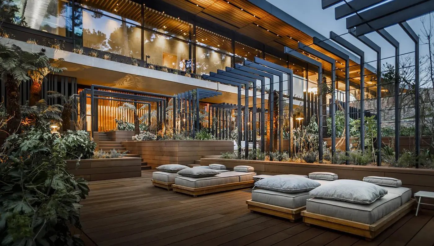 grand-park-hotel-rovinj-kroatien-outdoor-lounge-luxus-reisen-kinder-familie-the-family-project