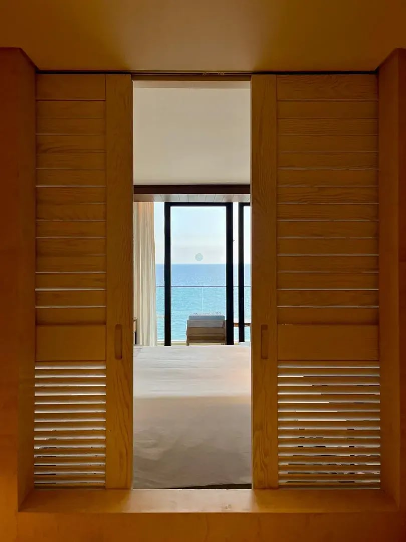 amara zypern griechenland bathroomdoor