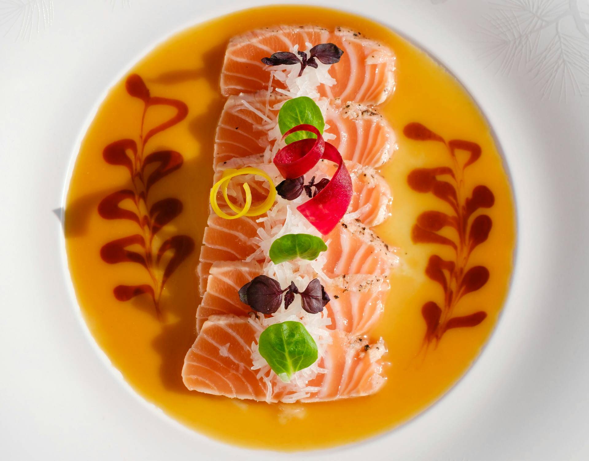 airelles-chateau-de-la-messardiere-saint-tropez-familienluxusreisen-Moyen-Matsuhisa-Plat
