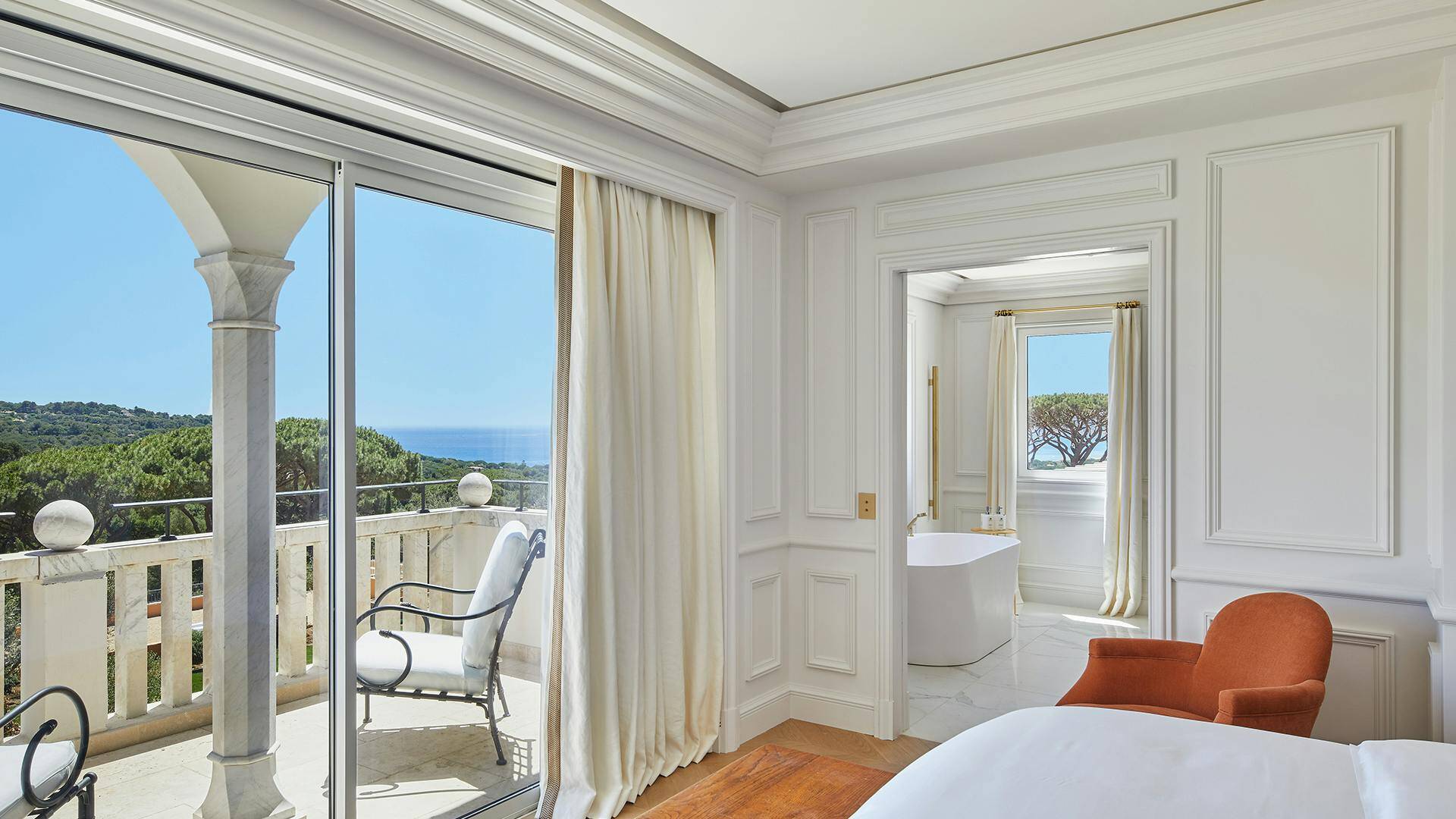 airelles-chateau-de-la-messardiere-saint-tropez-familienluxusreisen-Suite-Prestige